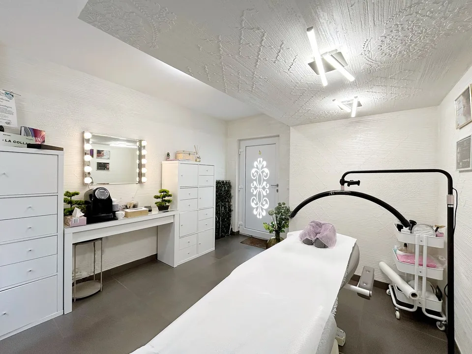 Cabine d'extensions de cils du salon